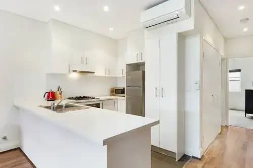 Glebe Self-Contained Modern One-Bedroom Apartment (7 COW) - photo 10