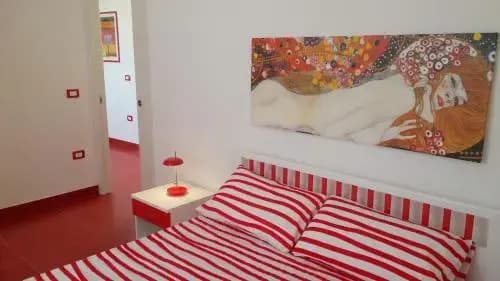 Red Flat - photo 1