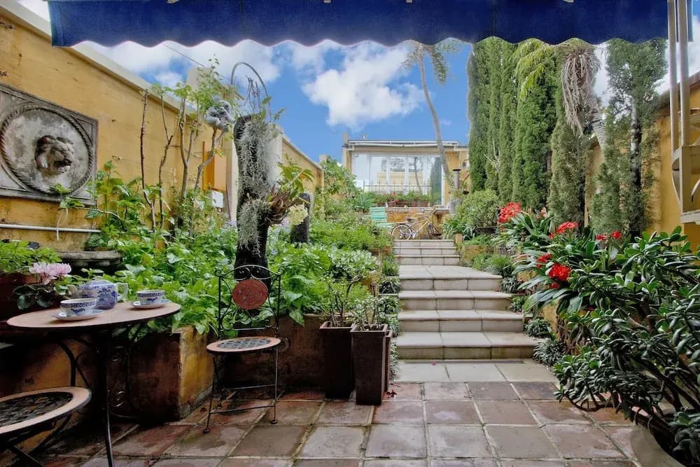 Breathtaking Views in Spacious Balmain House - photo 14
