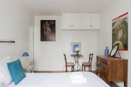 Marais Apartment - photo 2
