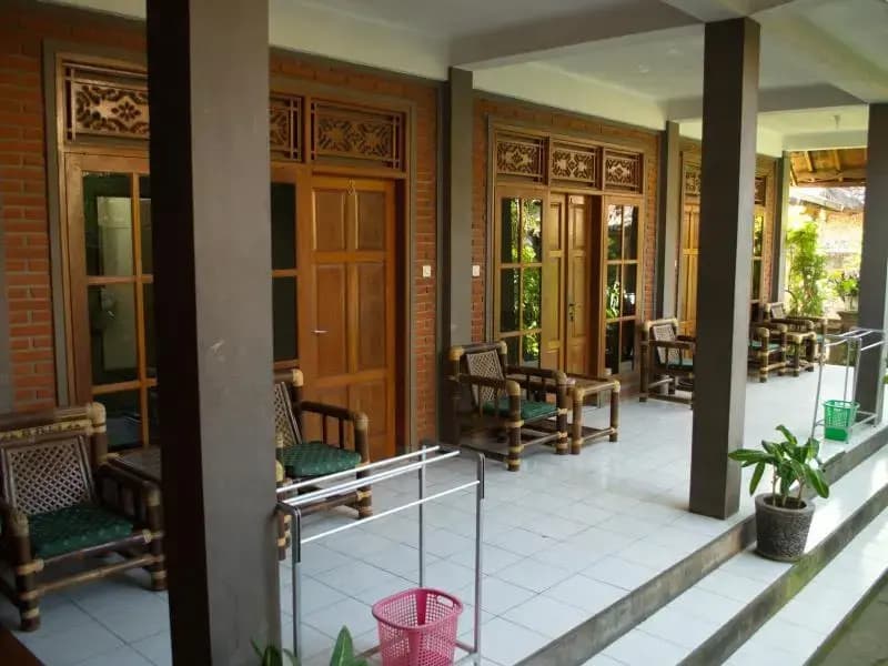 Bunut Garden Bed & Breakfast - photo 10