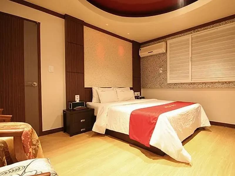 Hotel Parkway - main photo