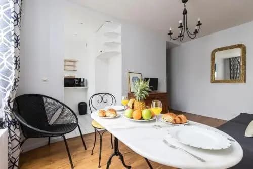 Marais Apartment - photo 8