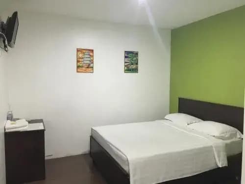 Red Tomato Hotel - photo 5