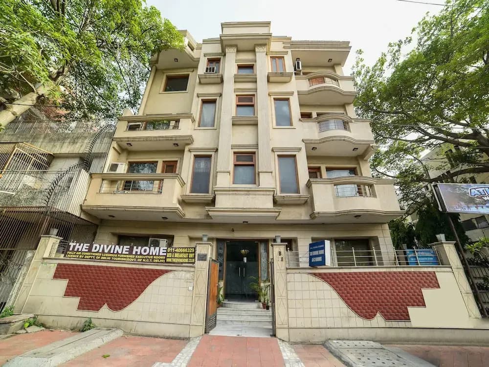 OYO Rooms East Of Kailash B Block - main photo