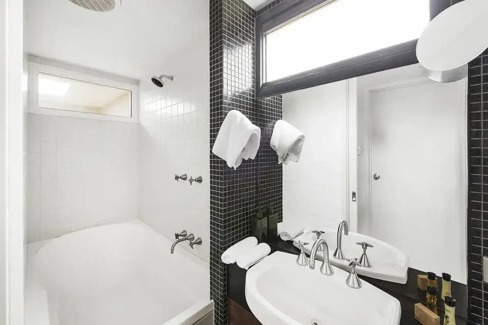 Roomerang at Little Curran - photo 7