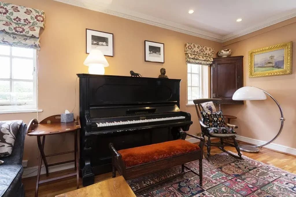 Three Bedroom House in Hampstead Garden Suburb - photo 13