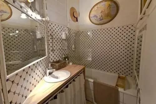 Large 2 Bedrooms Latin Quarter (338) - photo 11