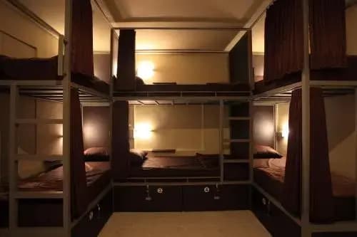 Jero di Bisma Hostel - photo 4