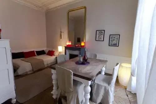 Large 2 Bedrooms Latin Quarter (338) - photo 7