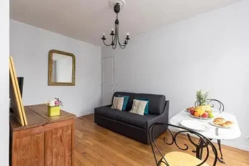 Marais Apartment - photo 1