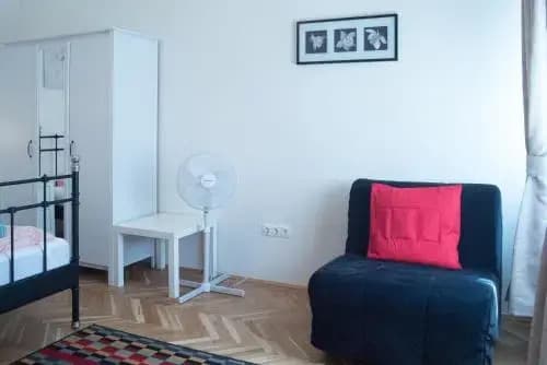 Friendly home in the center - photo 9