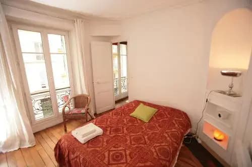 Cozy Parisian 1 Bedroom (365) - main photo