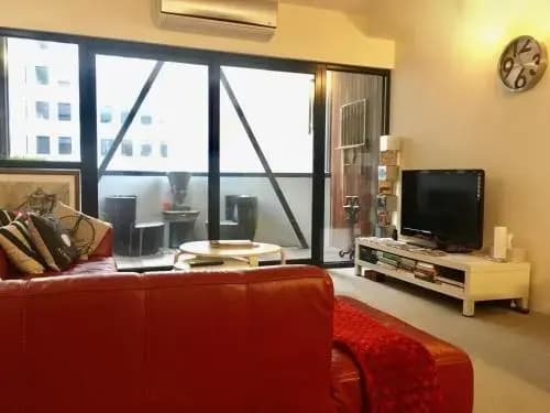 Quiet Laneway Apartment Near Bourke St Mall - photo 3