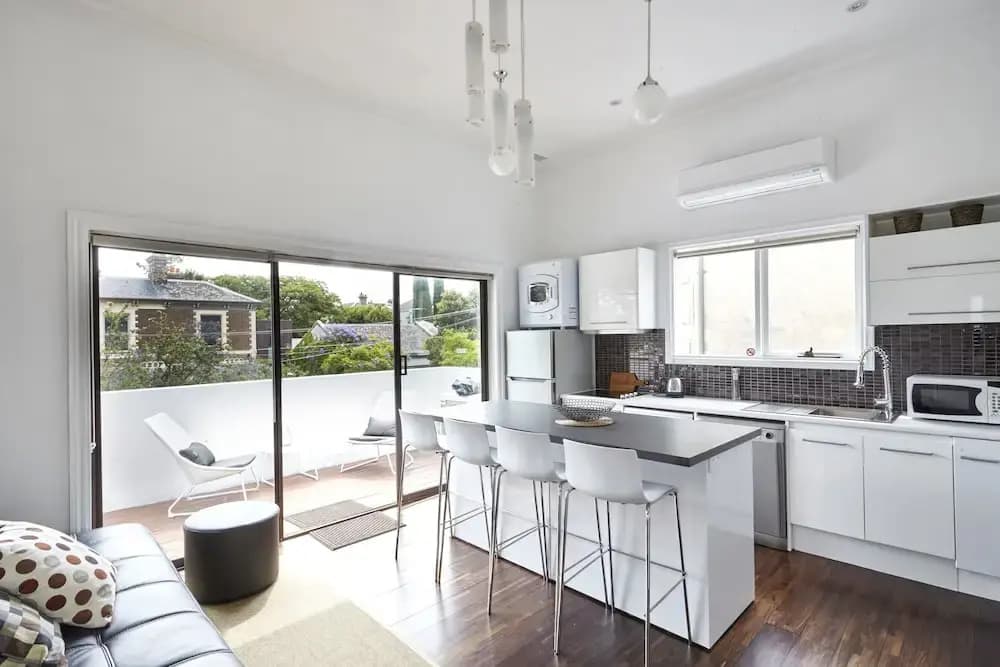 The Anderson, South Melbourne, MSAC 400m, Parking, Balcony - photo 6