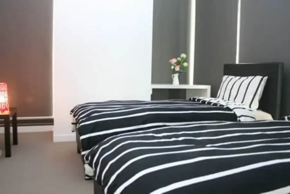 Luxury Two Bed Apt Swimming Pool - photo 6
