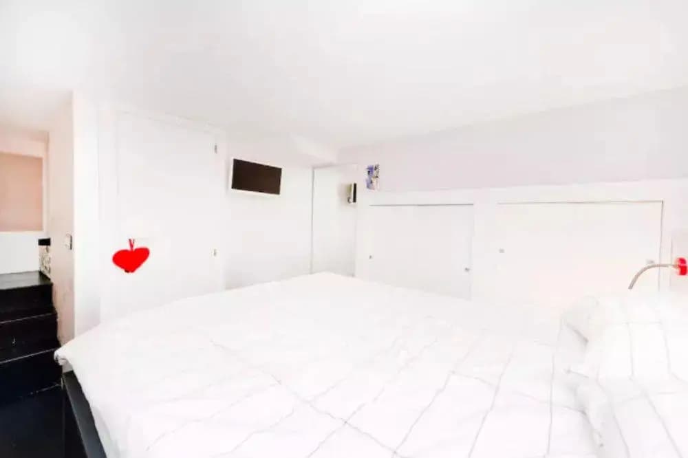 Sunny Flat in Elegant Building Close to Colosseum - photo 2