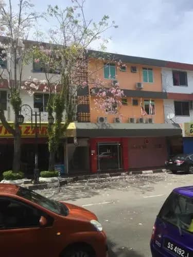 Red Tomato Hotel - photo 9