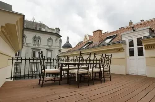 Ékszerdoboz A Budai Vár Alatt - photo 9
