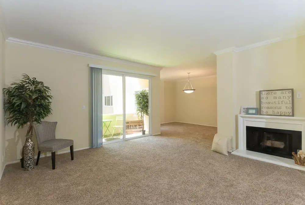 Beverly Condos by Barsala - main photo