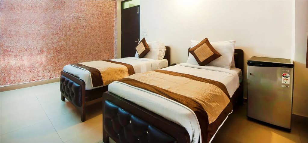 Charanpahari Hotel by OYO Rooms - photo 2