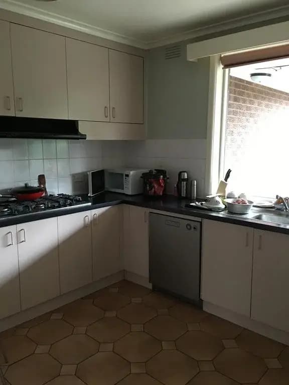 Homelike in Glen Waverley - photo 12