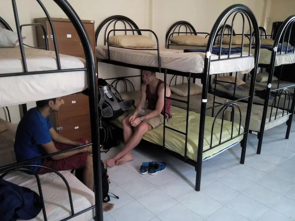 Narri's Hostel Dormitory - photo 11