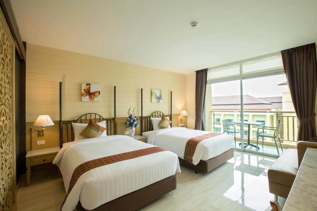 Crystal Palace Pattaya Hotel - photo 3