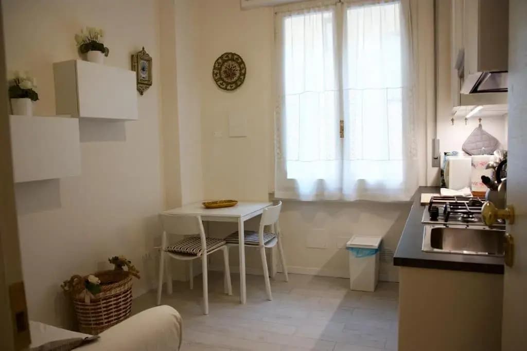 Renovated Central Suites - photo 9