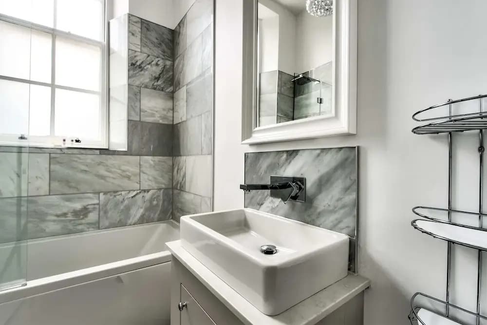 Stunning 2bdr Georgian Flat - photo 8