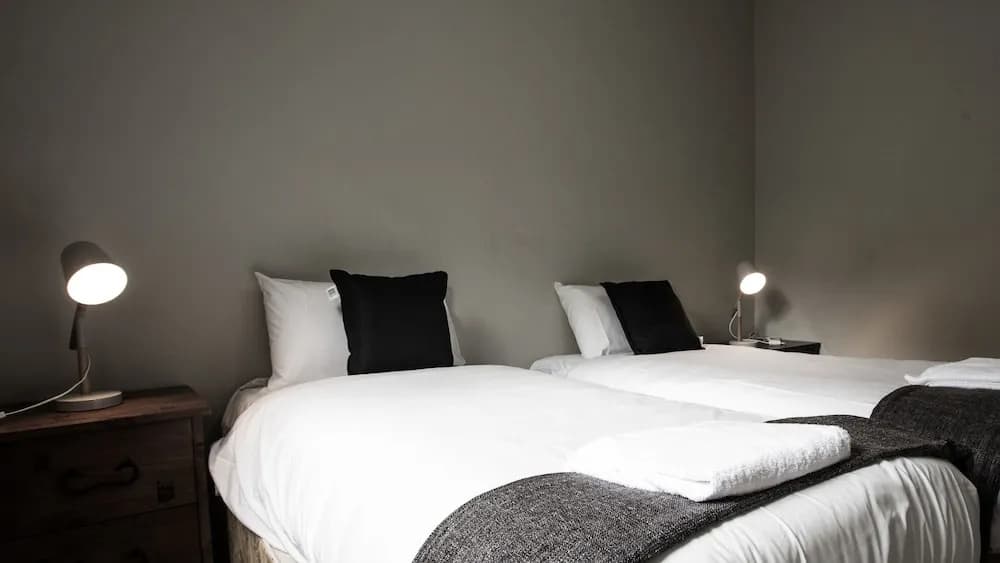 ReadySet Apartments on Altona - photo 5