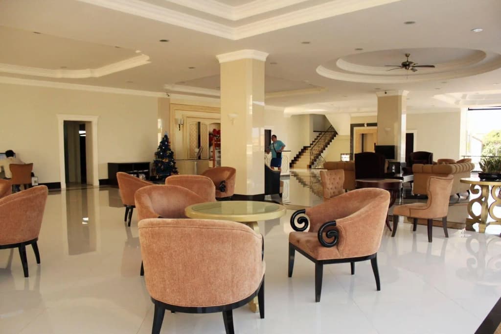 LK Crystal Place - main photo