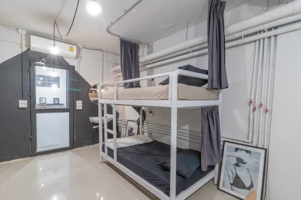 Beige Poshtels - photo 2