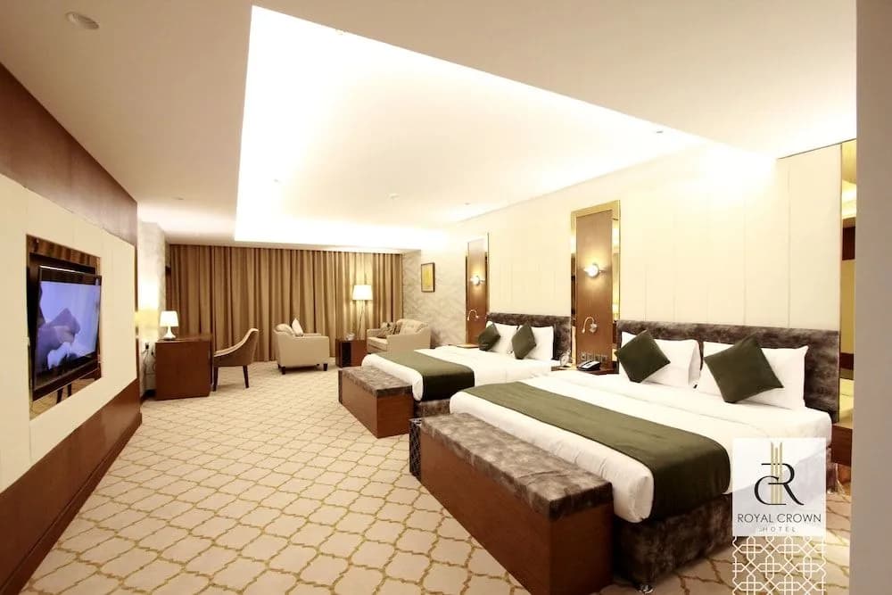 Royal Crown Hotel - photo 4