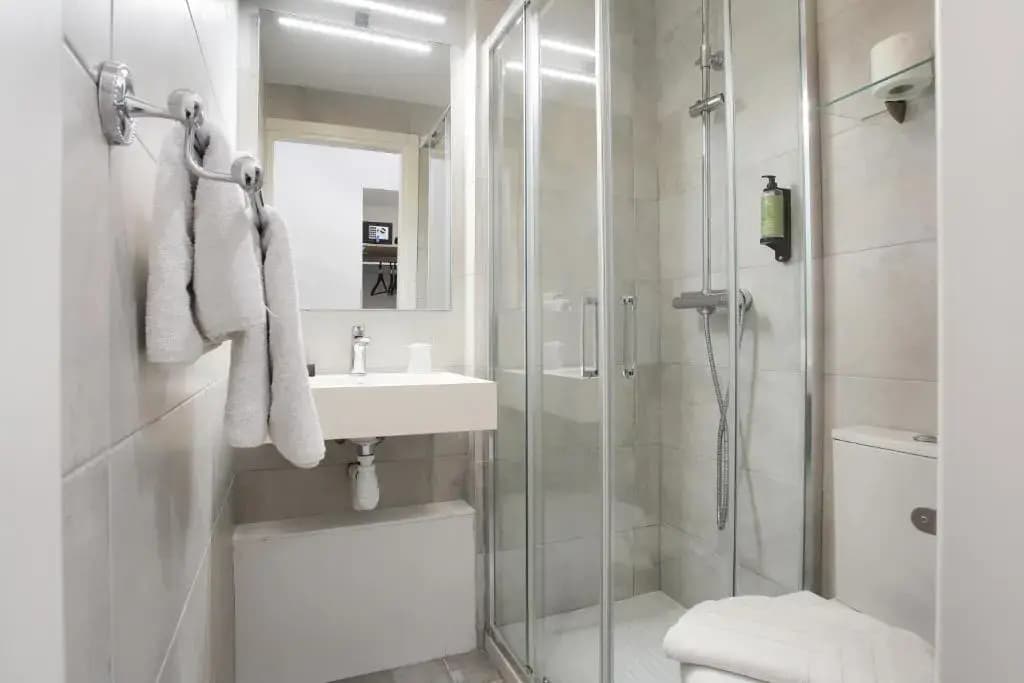 The Alcove Hotel - photo 10