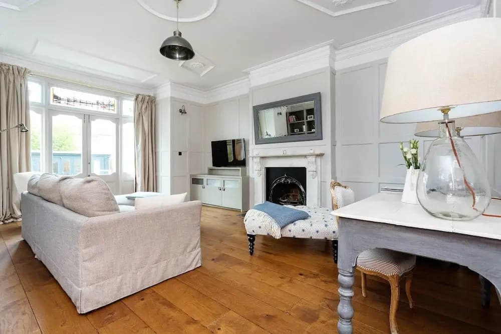 Chic Interiors near Streatham Common - photo 2