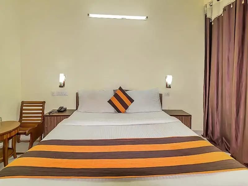 OYO 7578 Hotel Luck Residency - photo 2