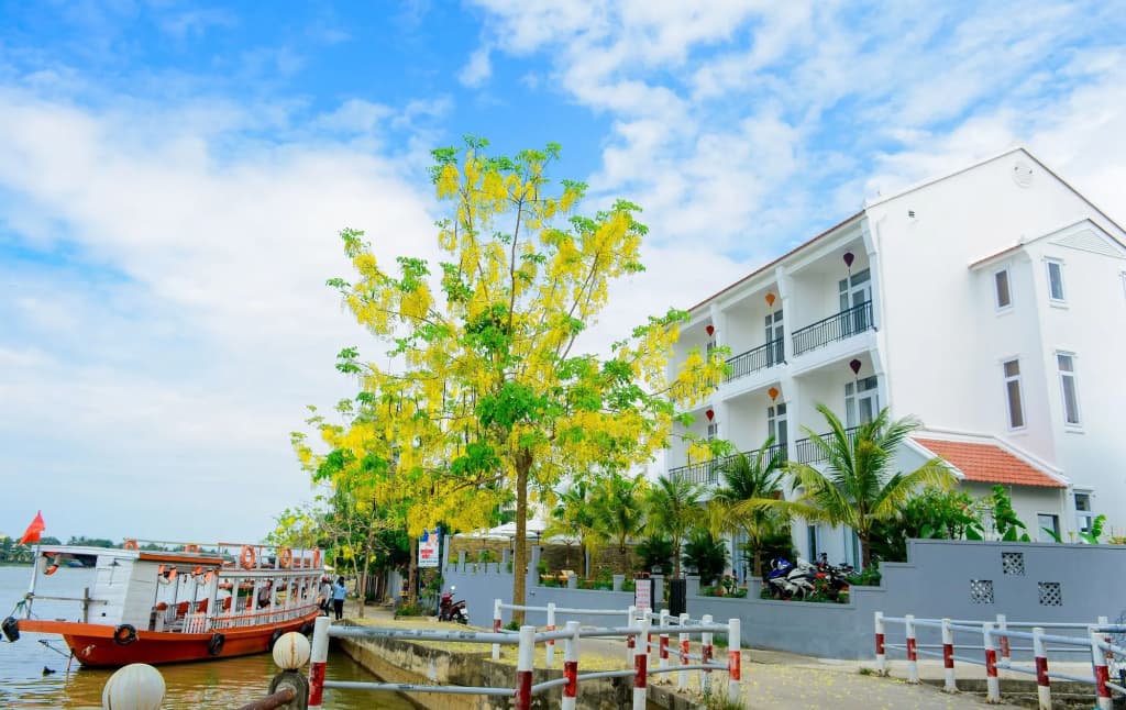 Riverside White House Boutique Hotel - photo 17