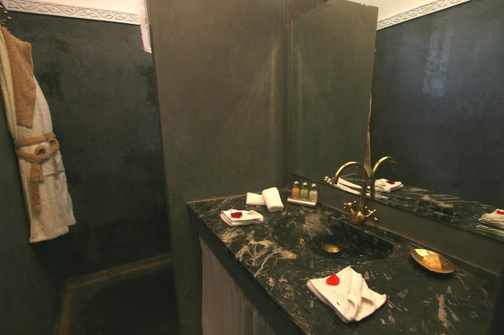 Riad Anyssates - photo 9