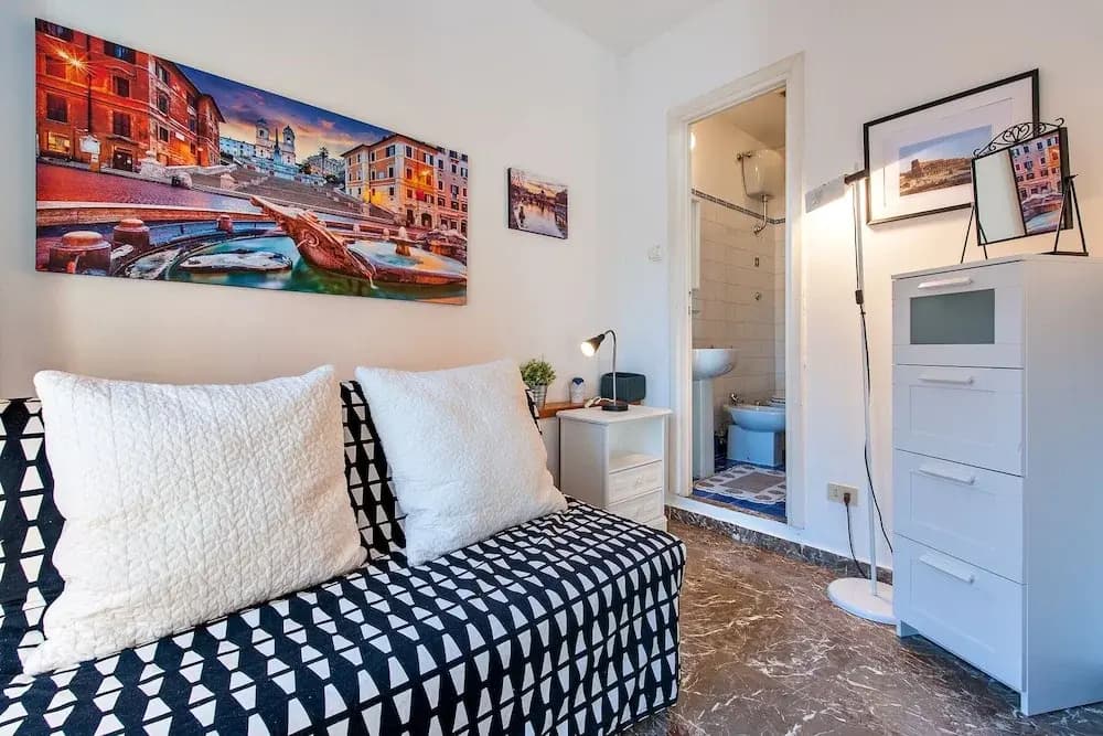 Spanish Steps Apartment - photo 5