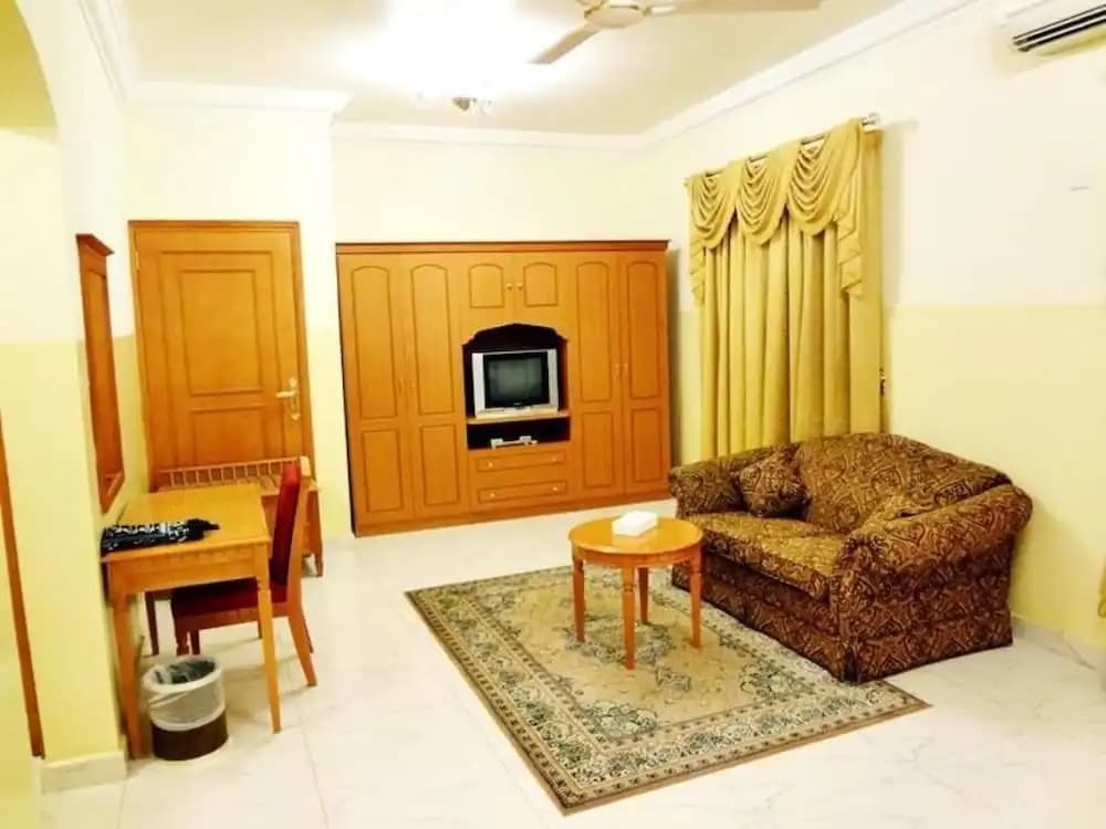Manam 2 Hotel Apartments - photo 3