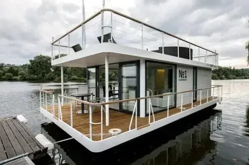 VIPliving Houseboat - photo 2