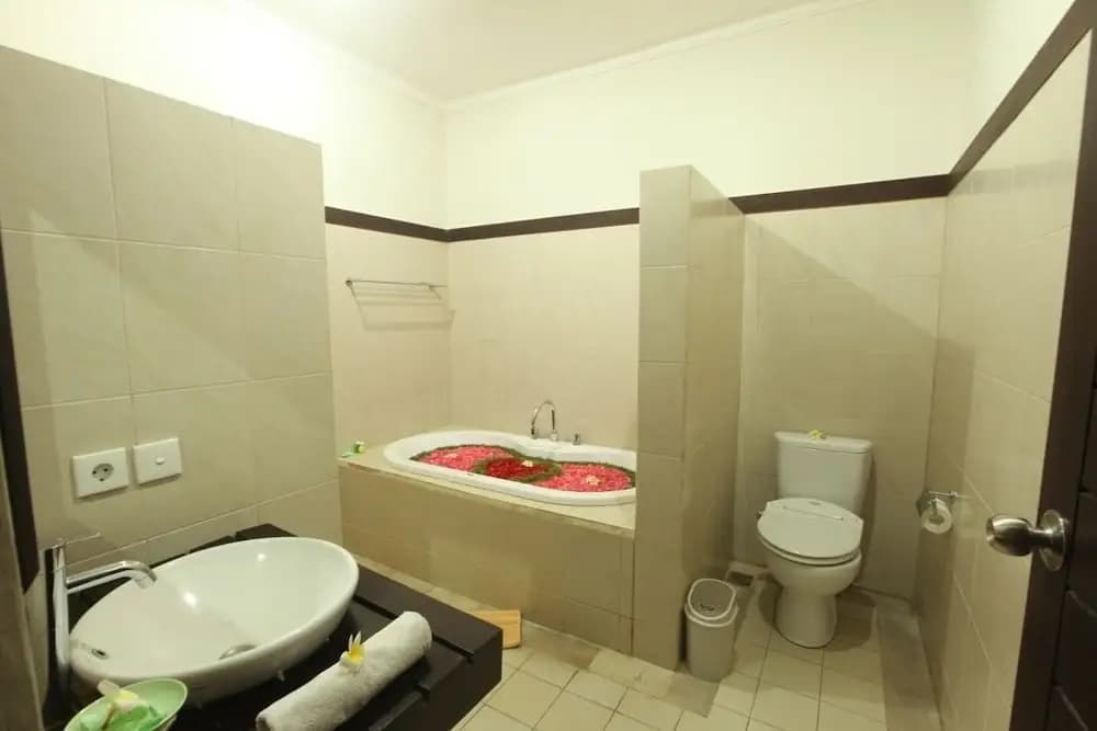Nyoman Karsa Bungalow - photo 9