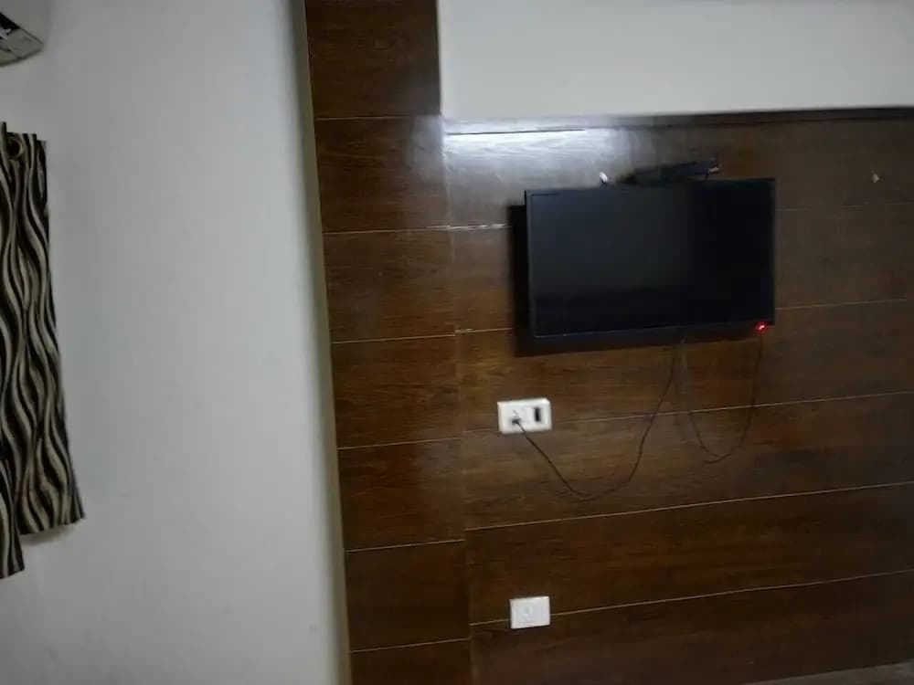 ADB Rooms Hotel Chander Palace - photo 2