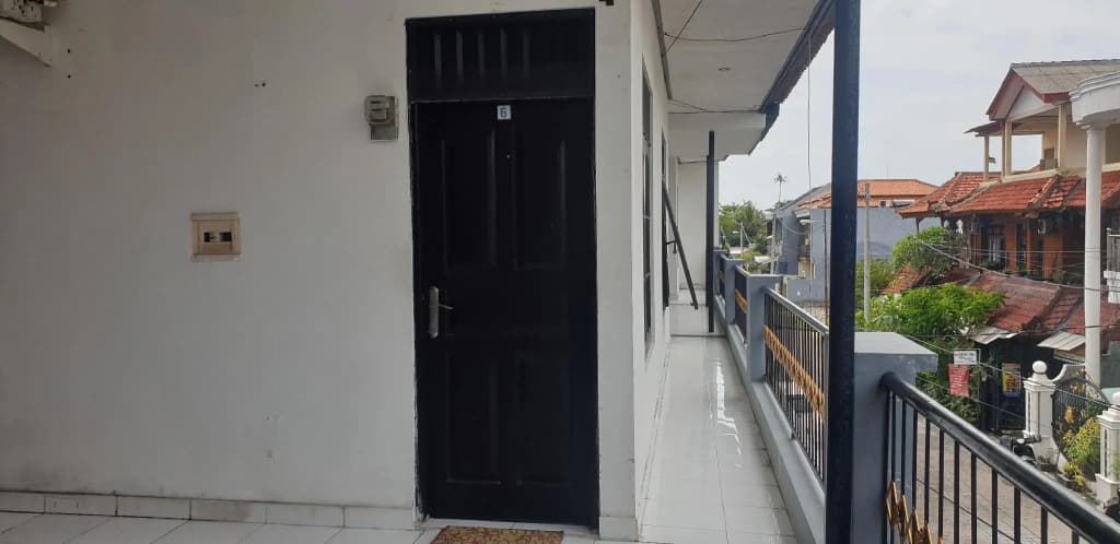 OYO 90990 Surya Residence - photo 2