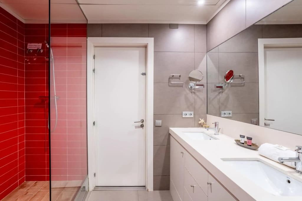 Classy 3bed 3bath apartment in Eixample - photo 10
