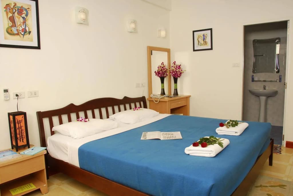 The Expat Hotel - photo 4