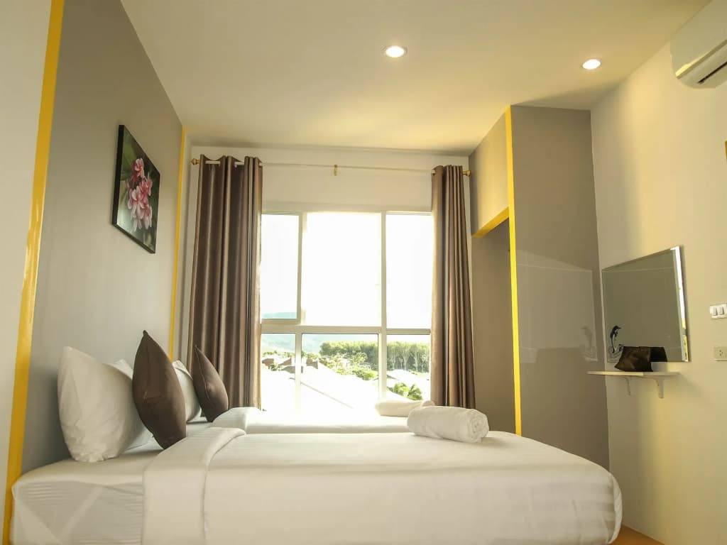 The Sunflower Holiday Hostel - photo 2