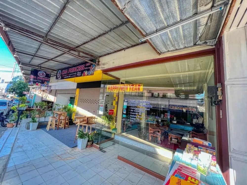 Red Sapphire Hotel - photo 18