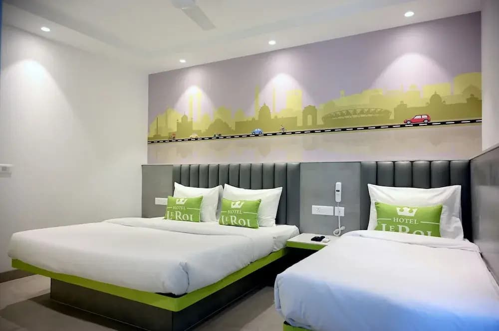 Hotel Le Roi Express Karol Bagh - photo 17